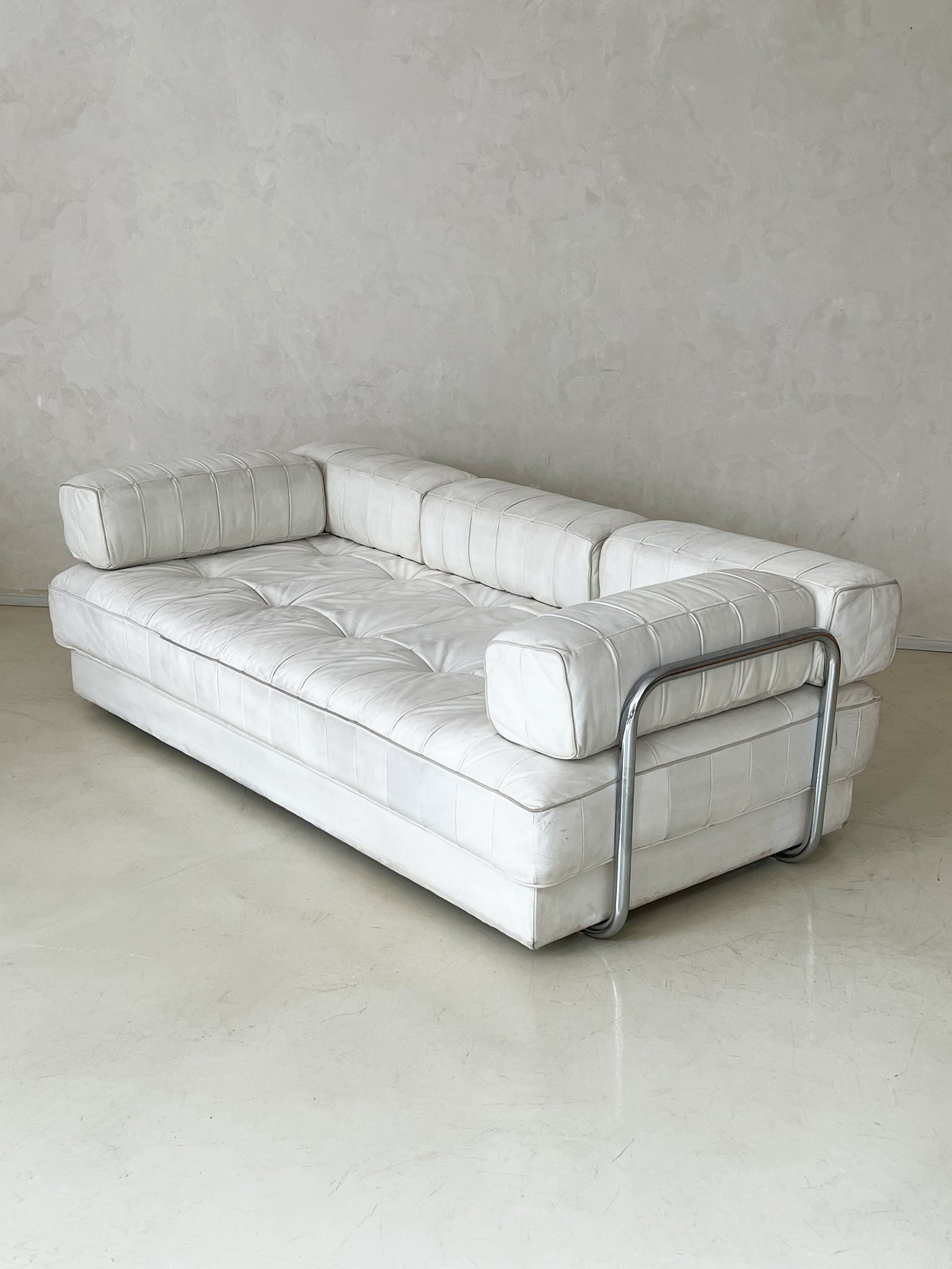 Rare Vintage De Sede White Leather Daybed Sofa Bed