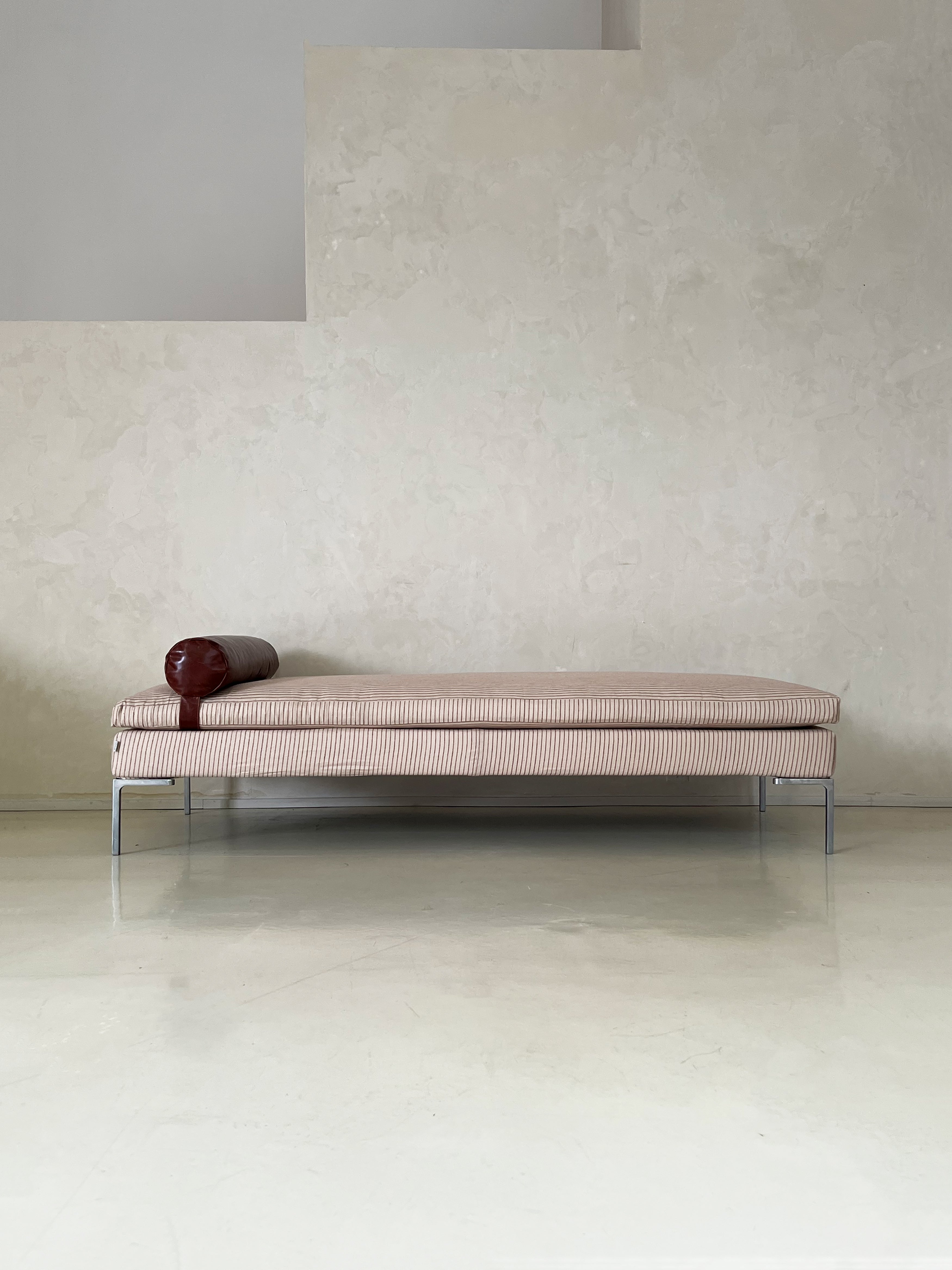 B&B LOUISマガジンラック ヴィンテージ　チッテリオ Vintage B&B Italia Daybed by Antonio Citterio – Home Union NYC