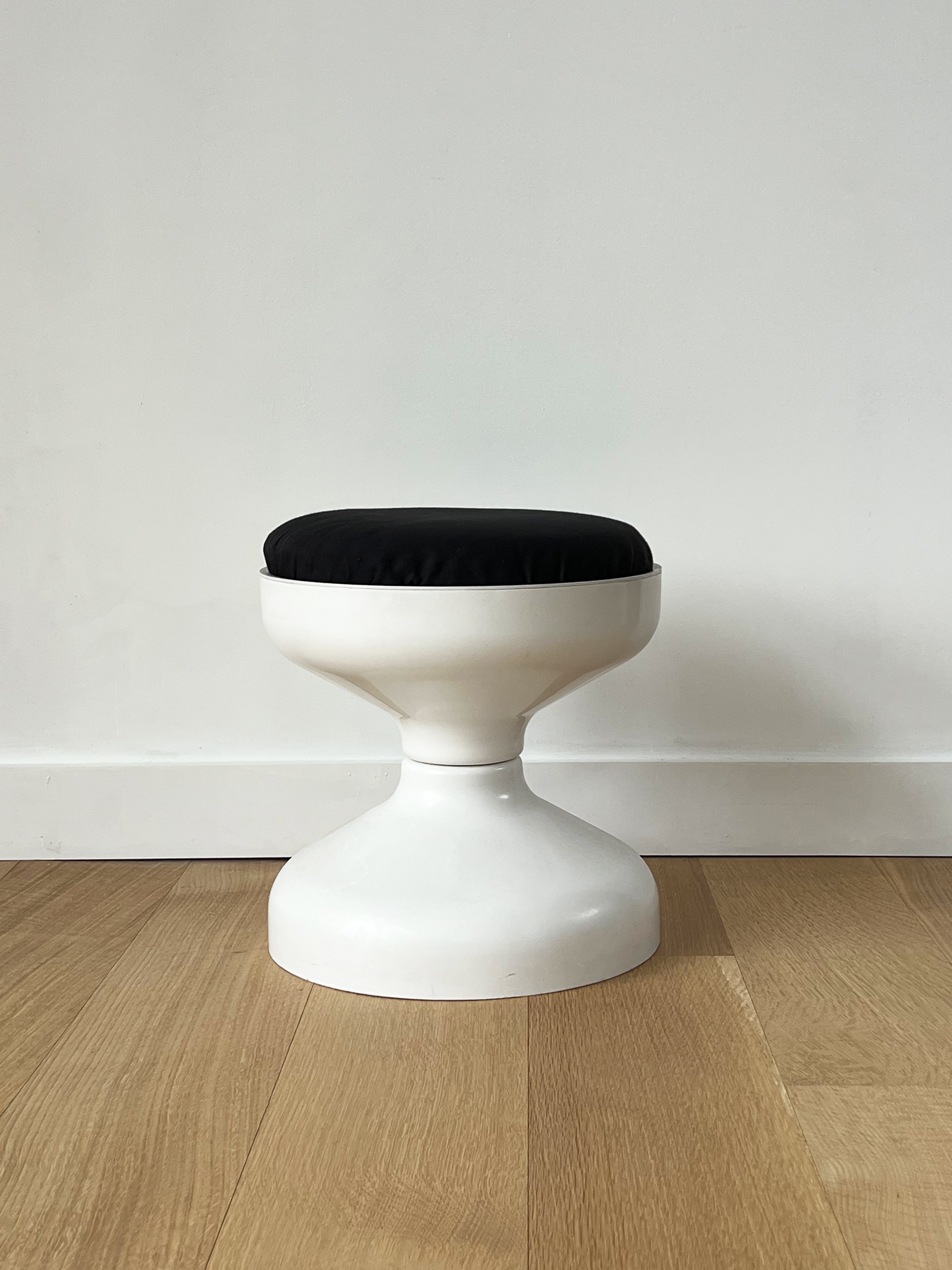 kartellstool2.jpg?v=1710608371
