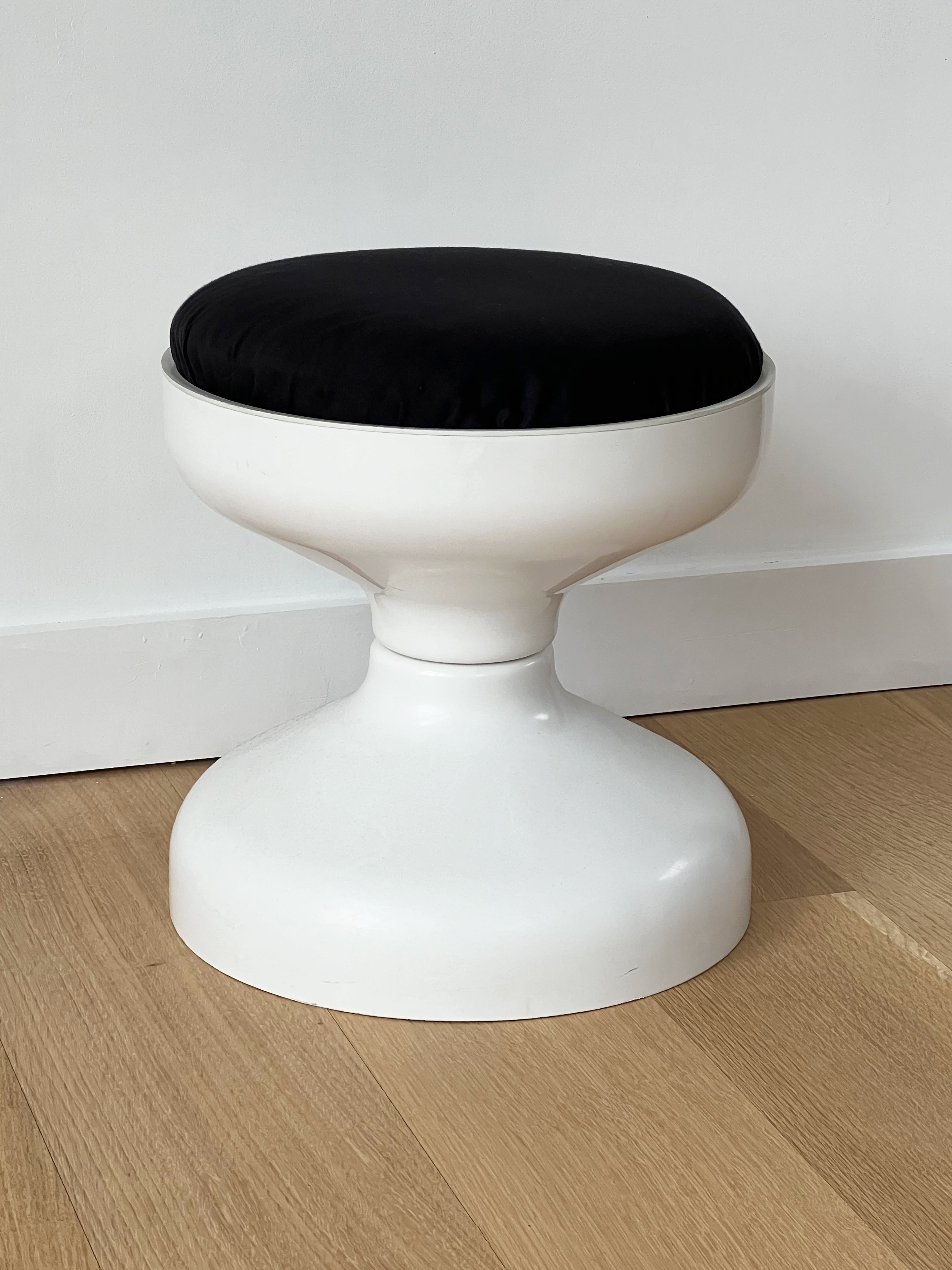 Vintage White Kartell Rochetto Stool With Black Cushion – Home