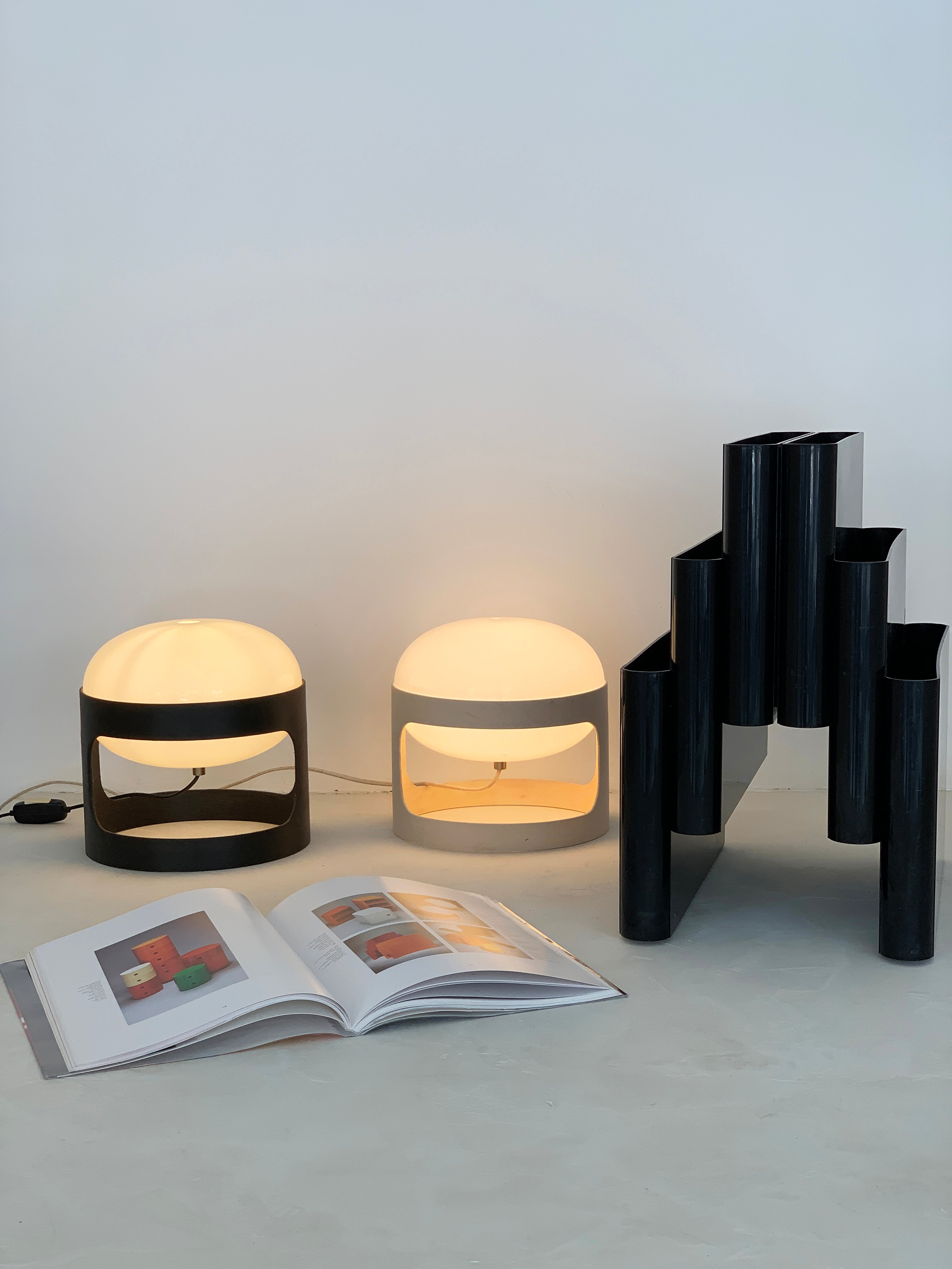 マガジンラック　ポストモダン　ミッドセンチュリー　スペーシー　 kartell マガジンラック ポストモダン ミッドセンチュリー スペーシー kartell