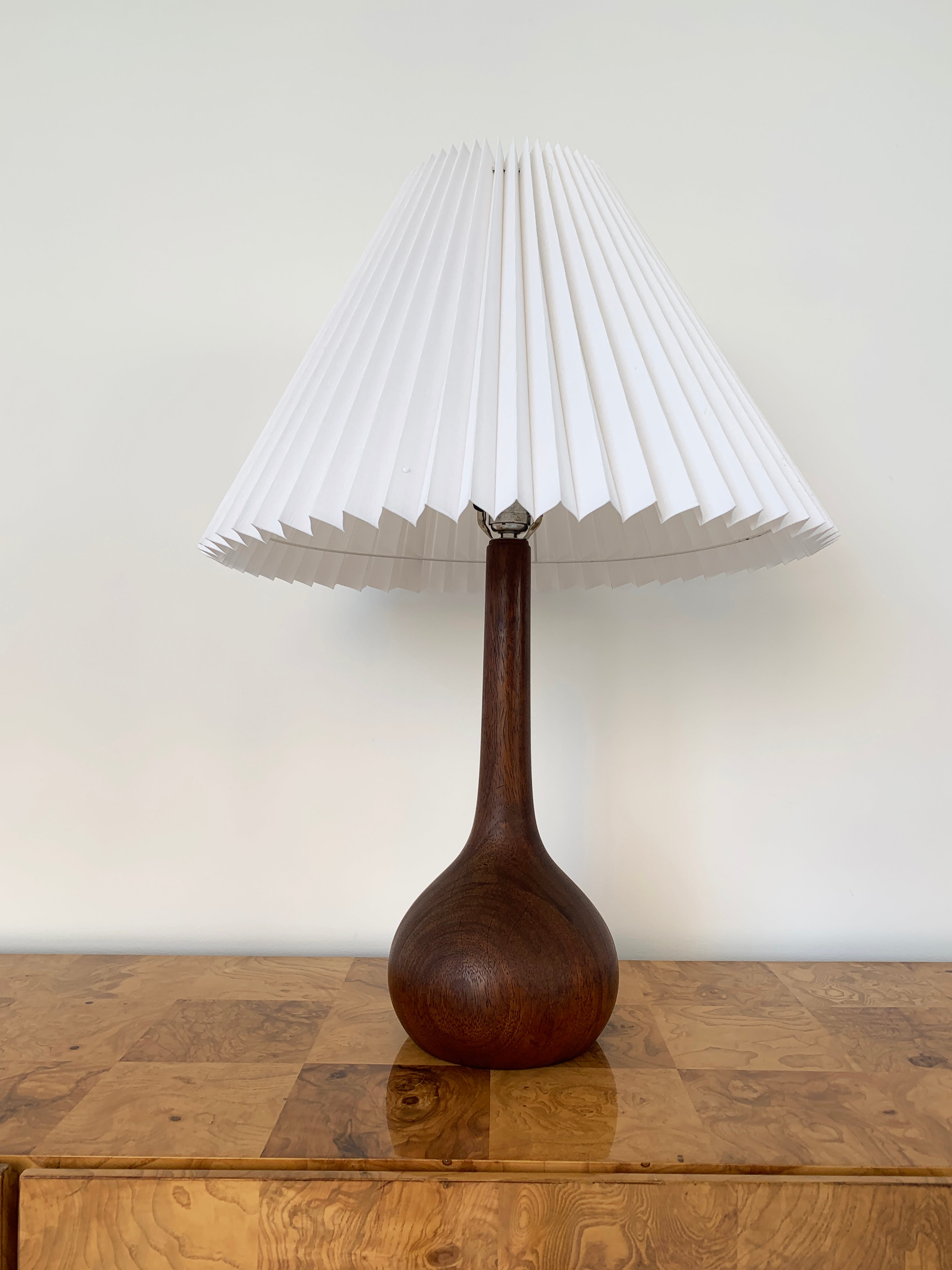 1960s Solid Teak Teardrop Pleated Shade Table Lamp – Home Union NYC