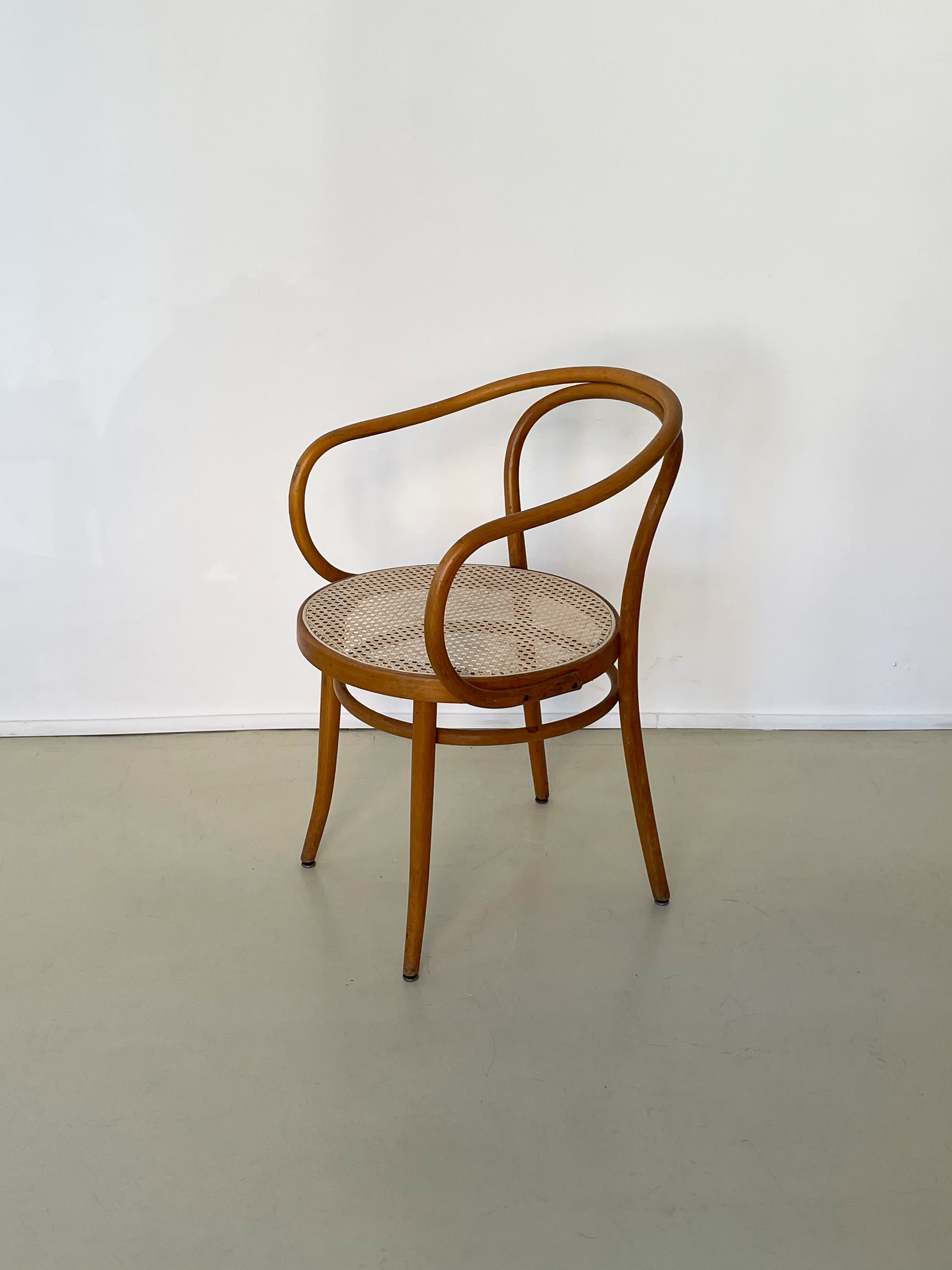 家具 Vintage THONET Arm chair thonet3_a30ec1f3-d549-4ee3-