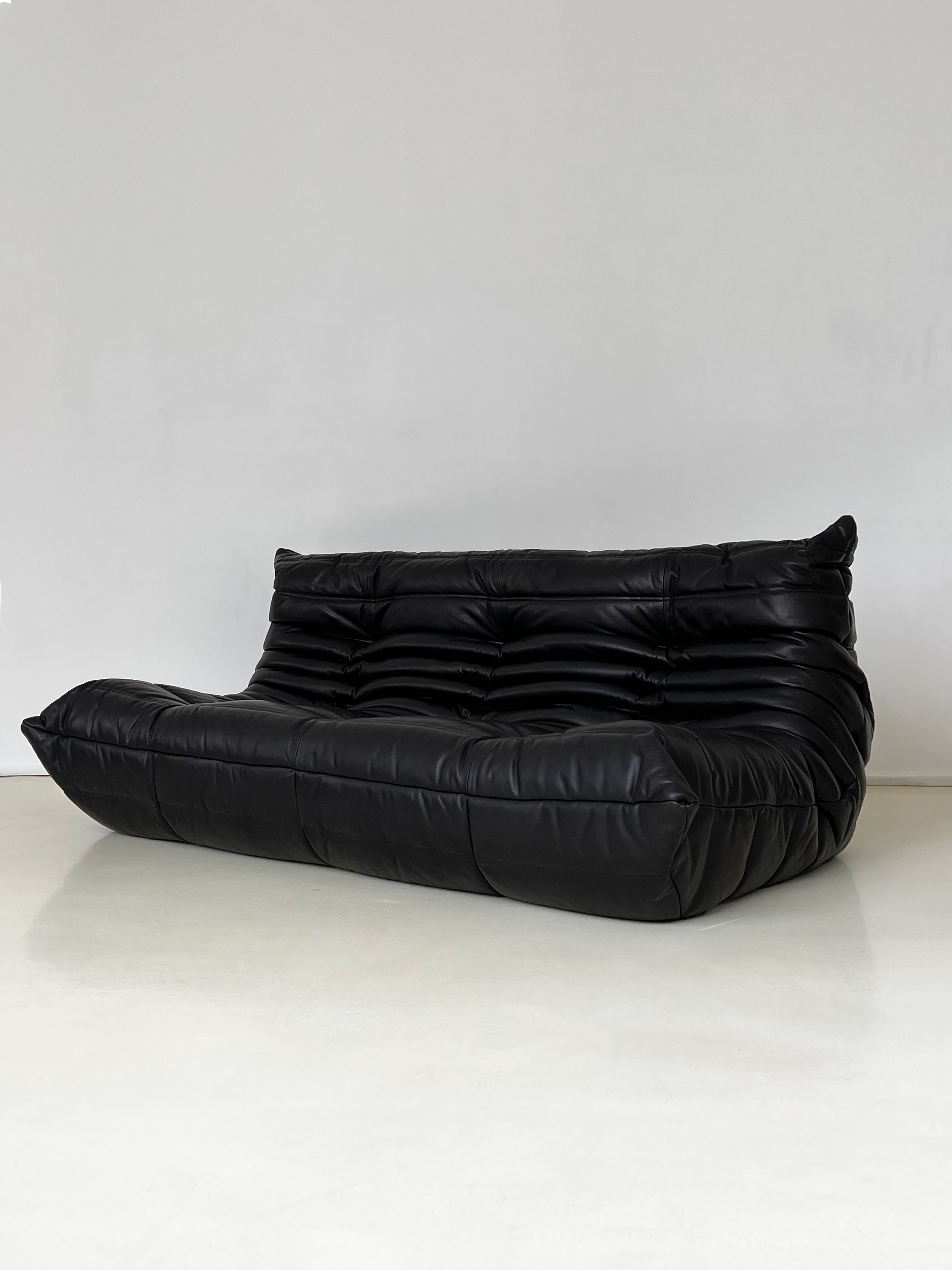 togo！！ Vintage Black Leather Togo 3-Seat Sofa for Linge Roset, France