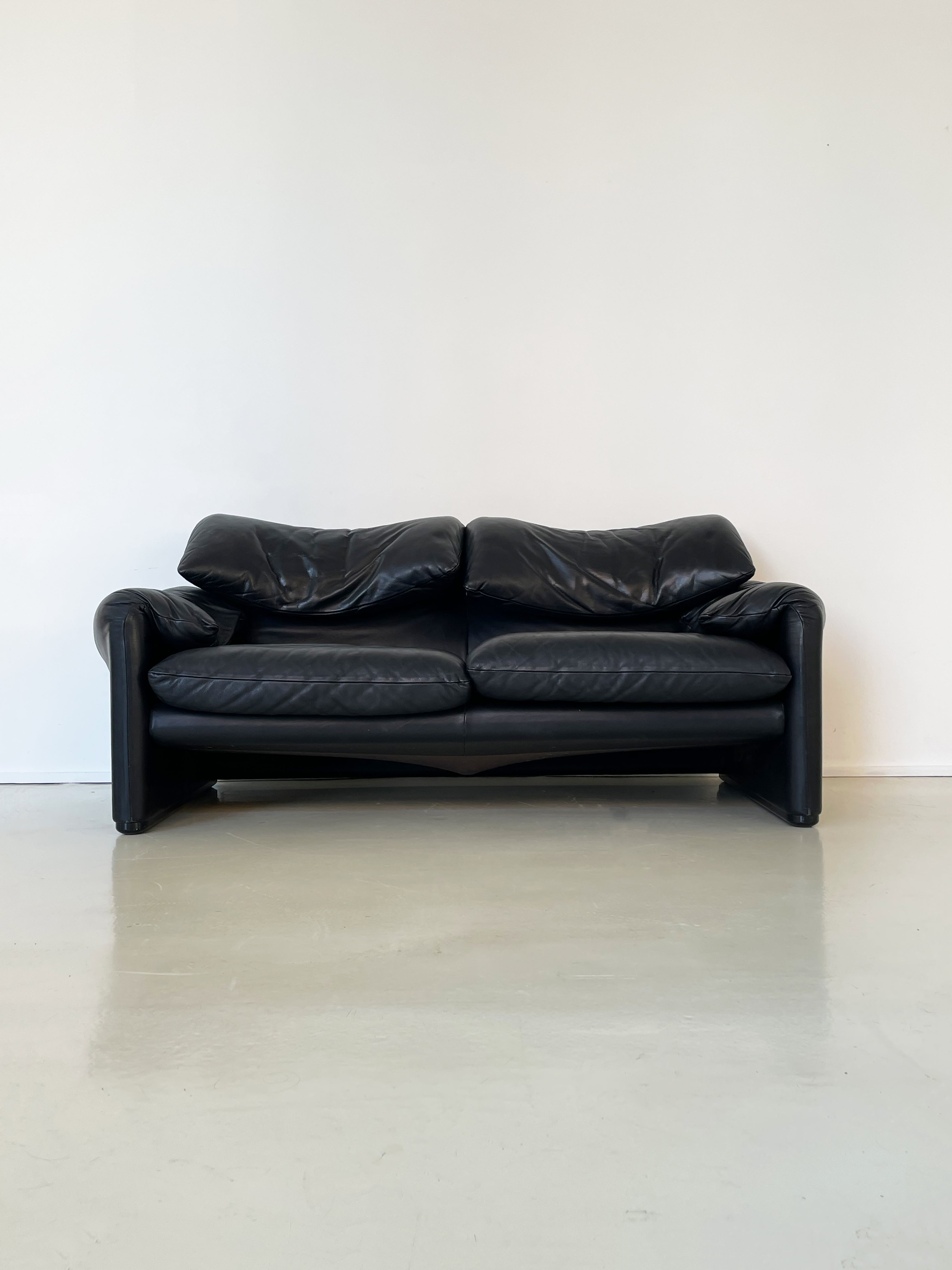 Vintage Black leather Vico Magistretti for Cassina Maralunga Sofa