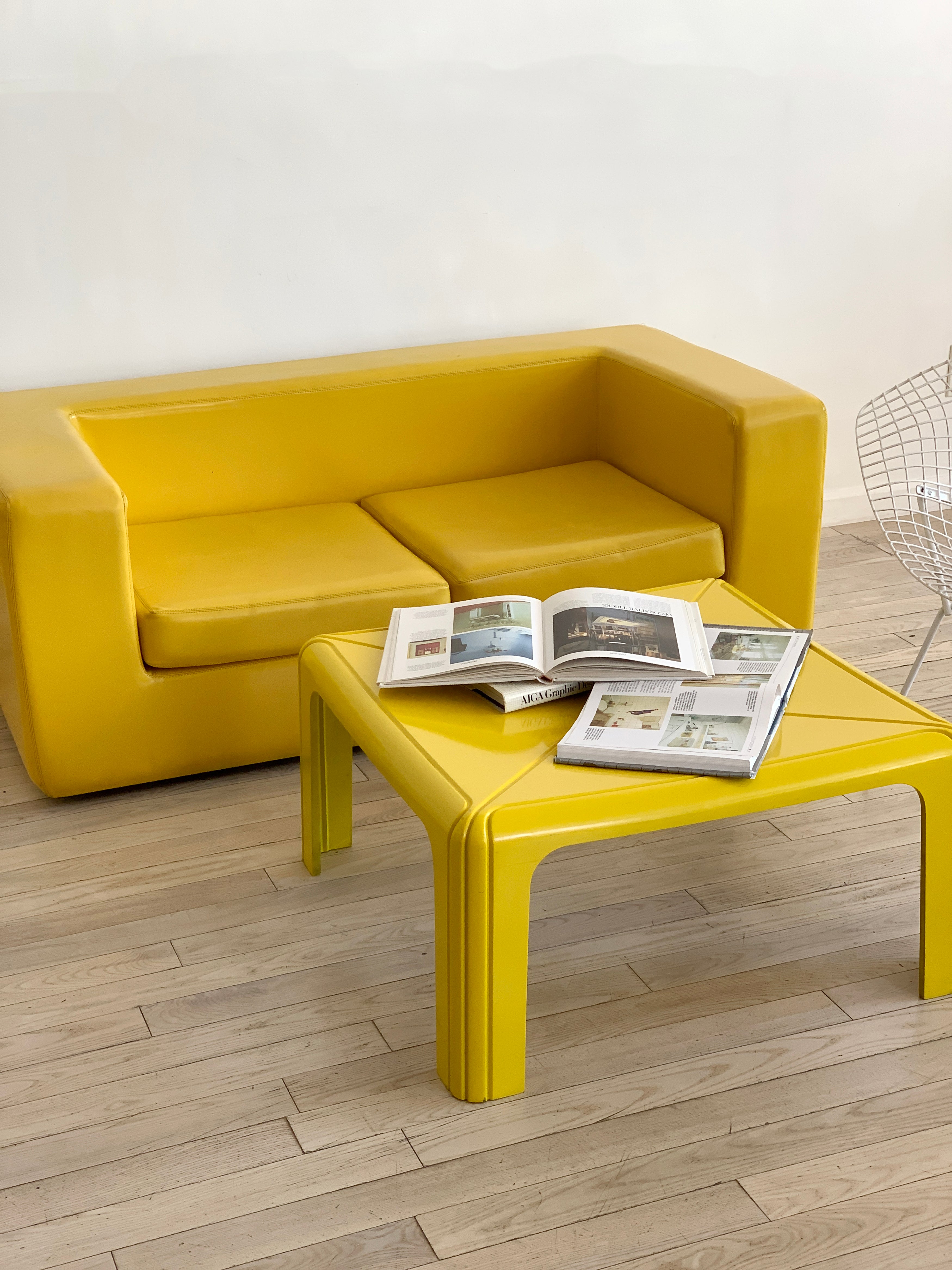 yellowZ_720f7c12-61bb-41e3-