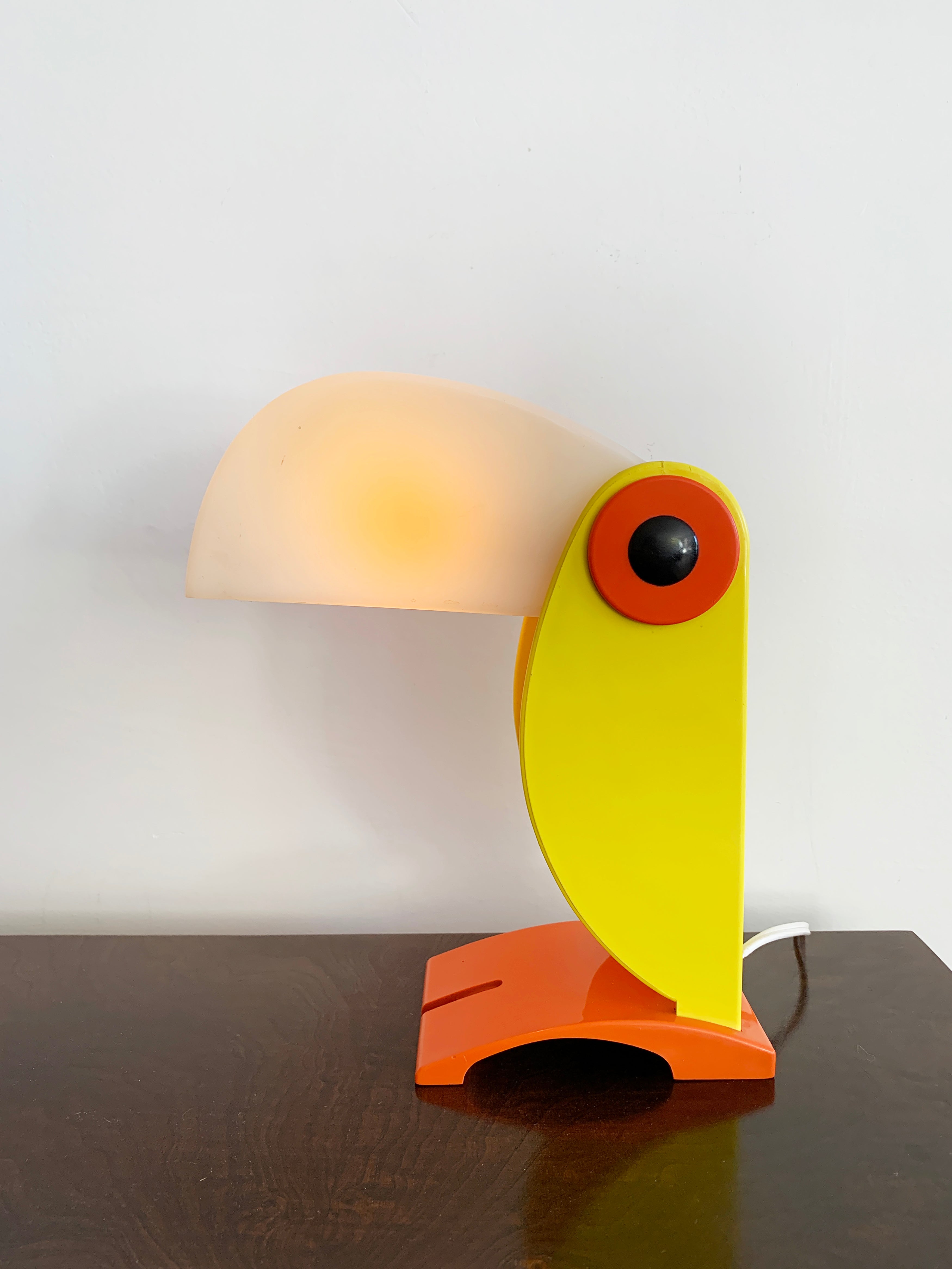 フロアスタンド Timer Ferrari Toucan lamp Italy 1968 1968 Yellow Toucan Table Lamp by Old Timer Ferrari, Italy – Home