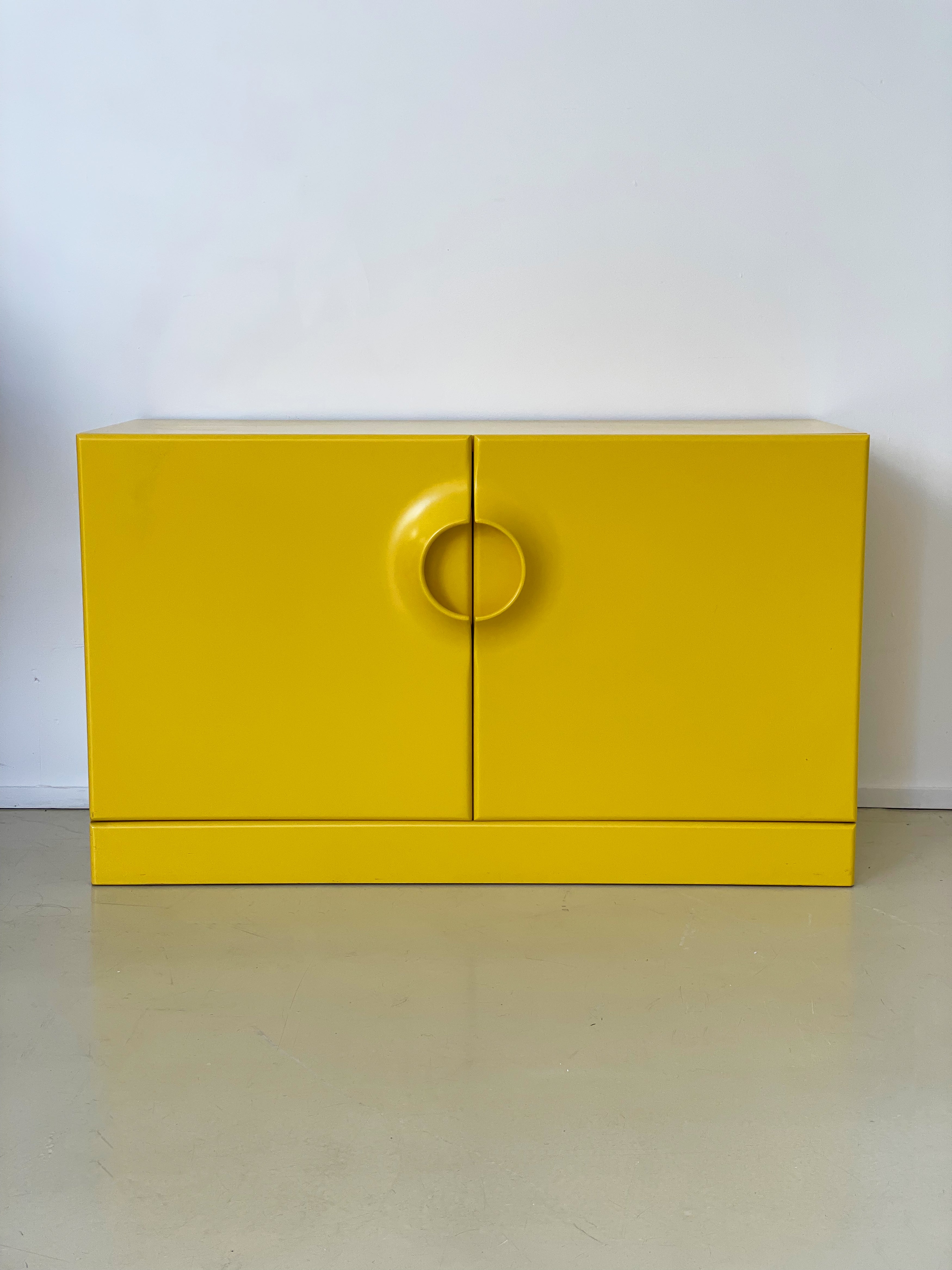 yellowcredenza10.jpg?v=1633041655