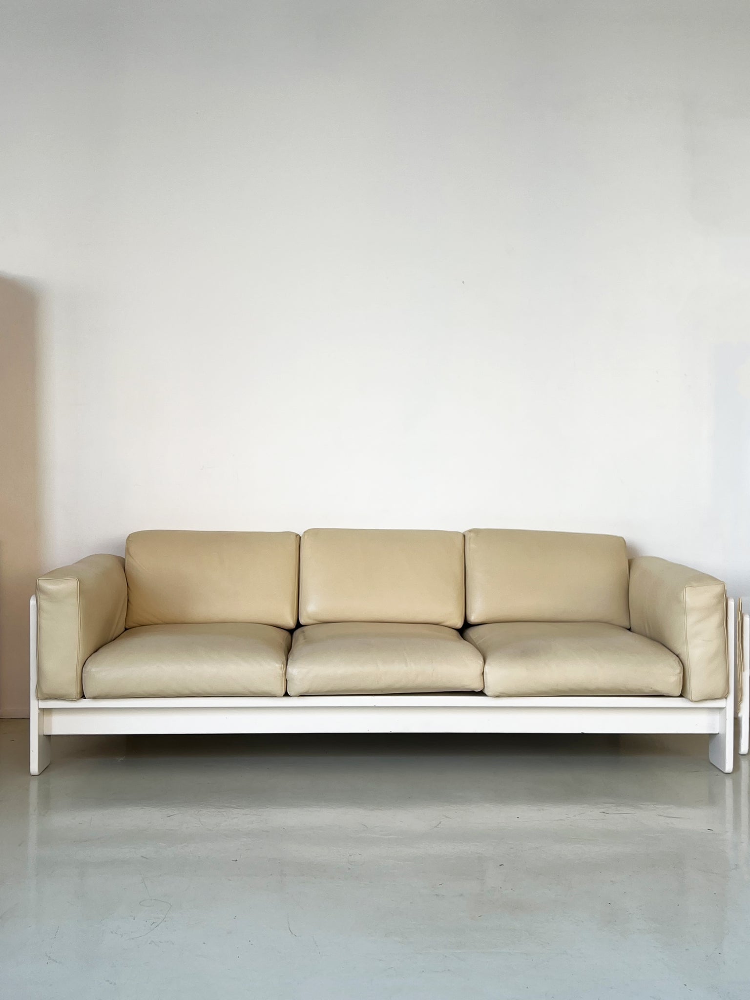 Vintage Tobia Scarpa Butter Cream Leather Bastiano Sofa for Knoll