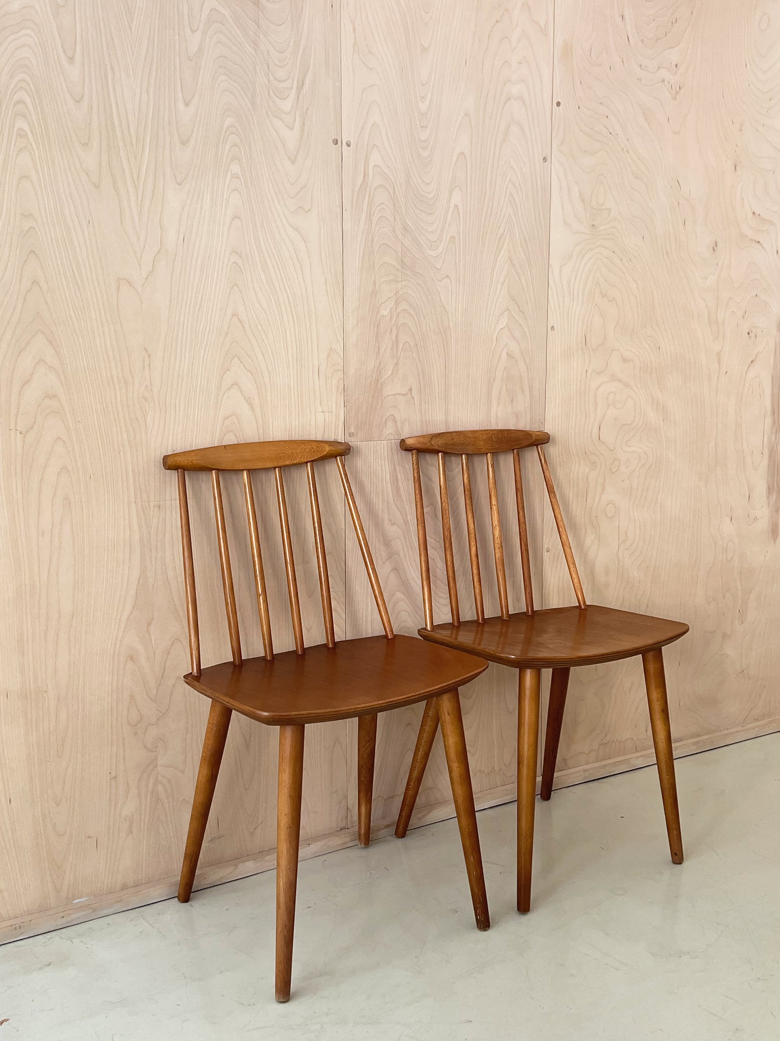 Pair of J77 ChairsDesigned by Folke Pålsson for FDB Møbler