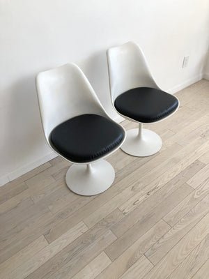 Pair of 1960s Authentic Knoll Eero Saarinen Tulip Chairs