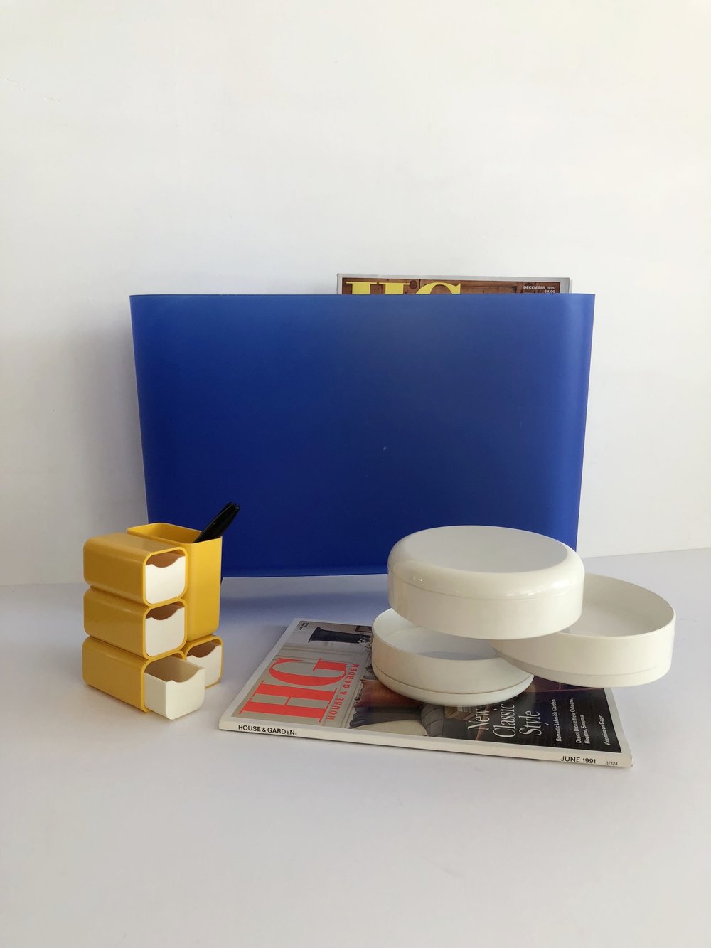 1970s White Plastic InterDesign Swivel Jewelry Box Organizer