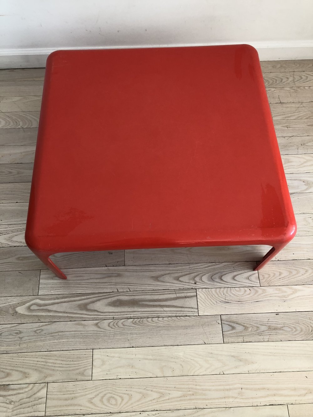 Vintage Red Plastic Italian Coffee Table by Vice Magistretti for Artemide