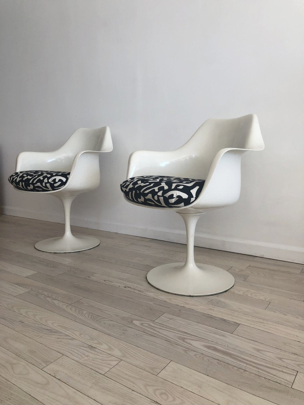 1960s Knoll Eero Saarinen Tulip Arm Chairs- Pair