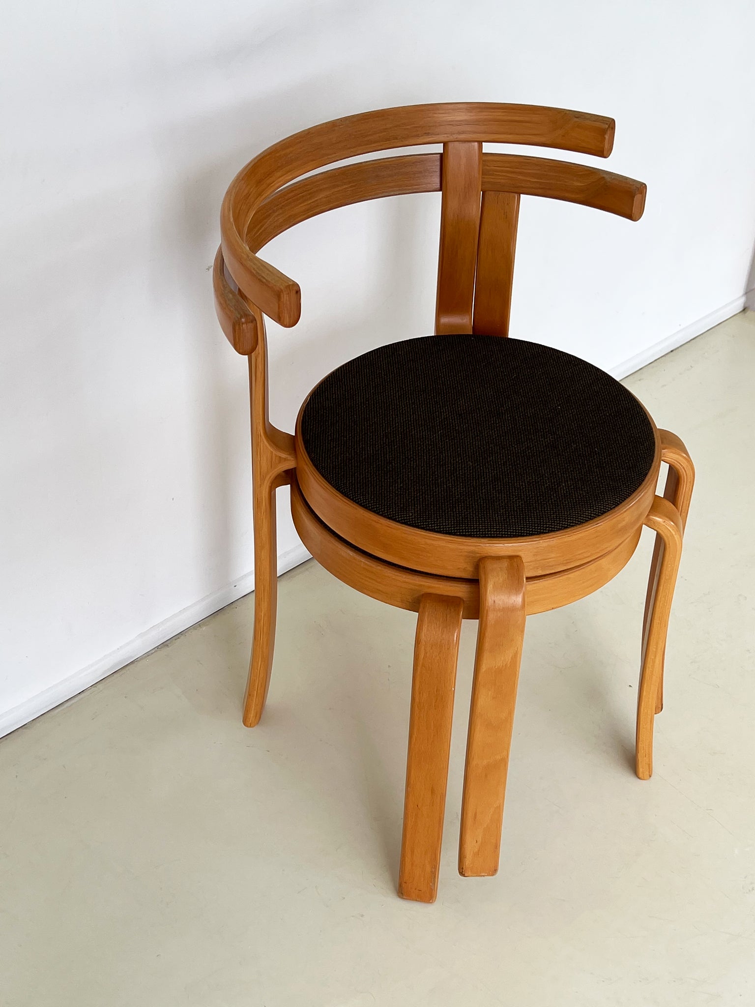 Vintage Series 8000 Botium Beechwood Stacking Chair Set of 4