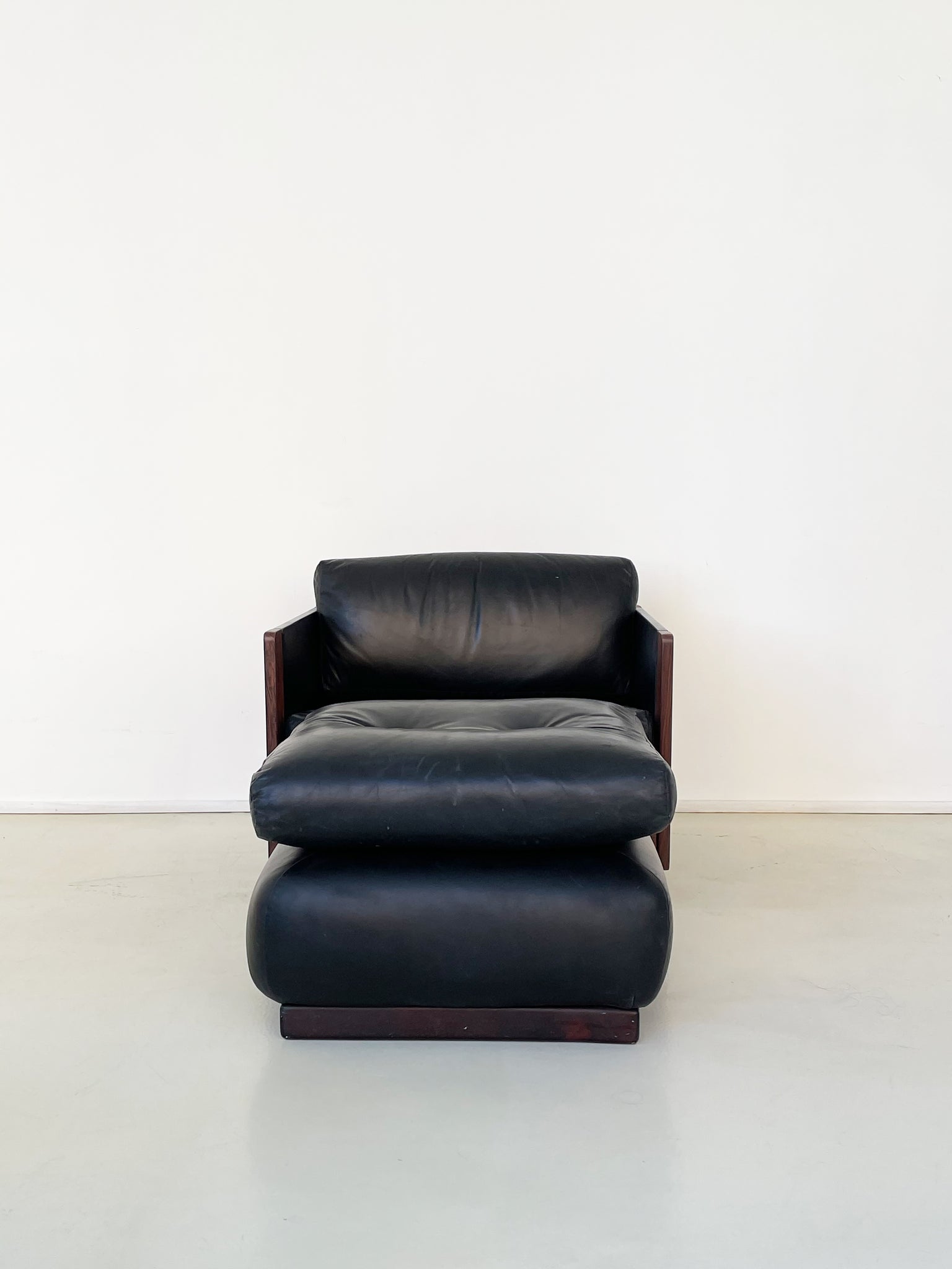 Afra & Tobia Scarpa for Cassina Black Leather and Rosewood Chair & Ottoman
