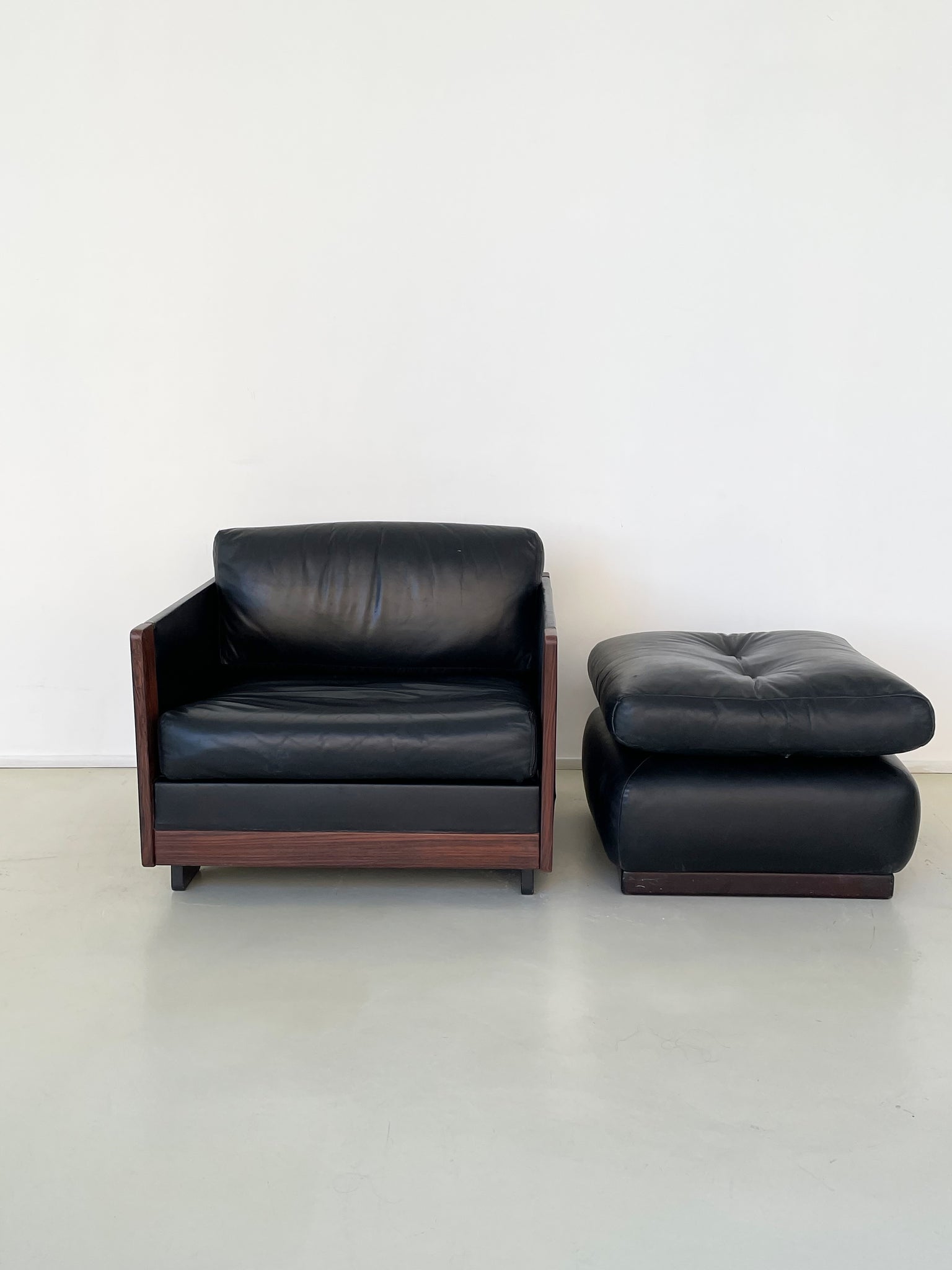 Afra & Tobia Scarpa for Cassina Black Leather and Rosewood Chair & Ottoman