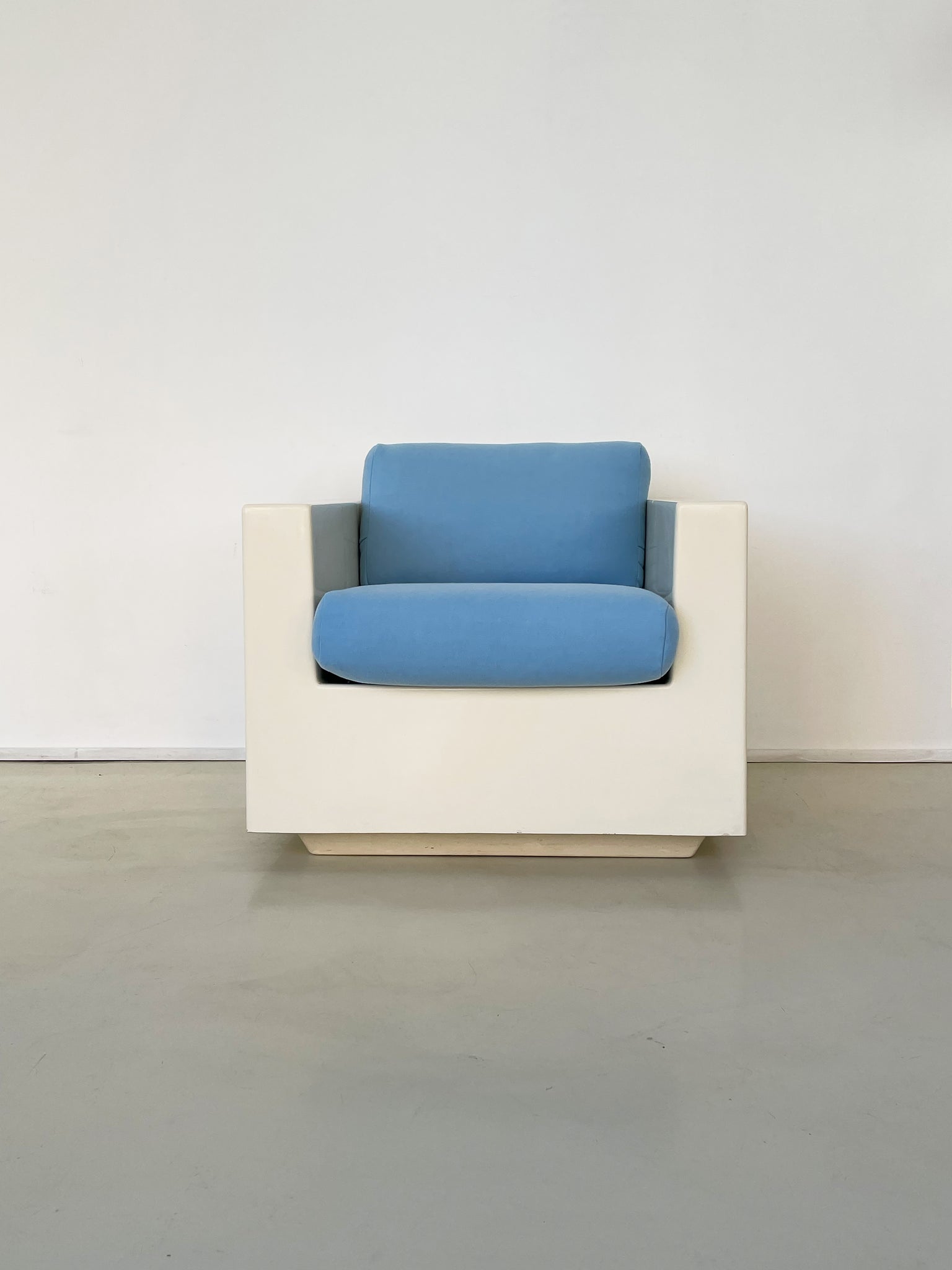 1970s Molded Fiberglass Club Chair with Blue Cushions