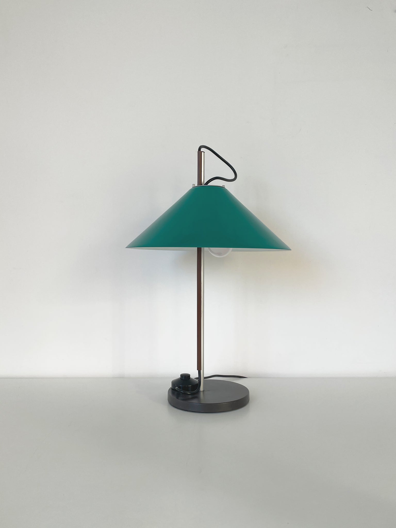 1970s Enzo Mari Aggregato Tavolo Stelo Green Table lamp by Artemide