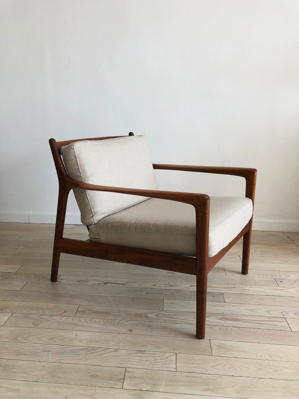 1950s Solid Walnut USA-75 Easy Chair by Folke Ohlsson for Dux Made in Sweden