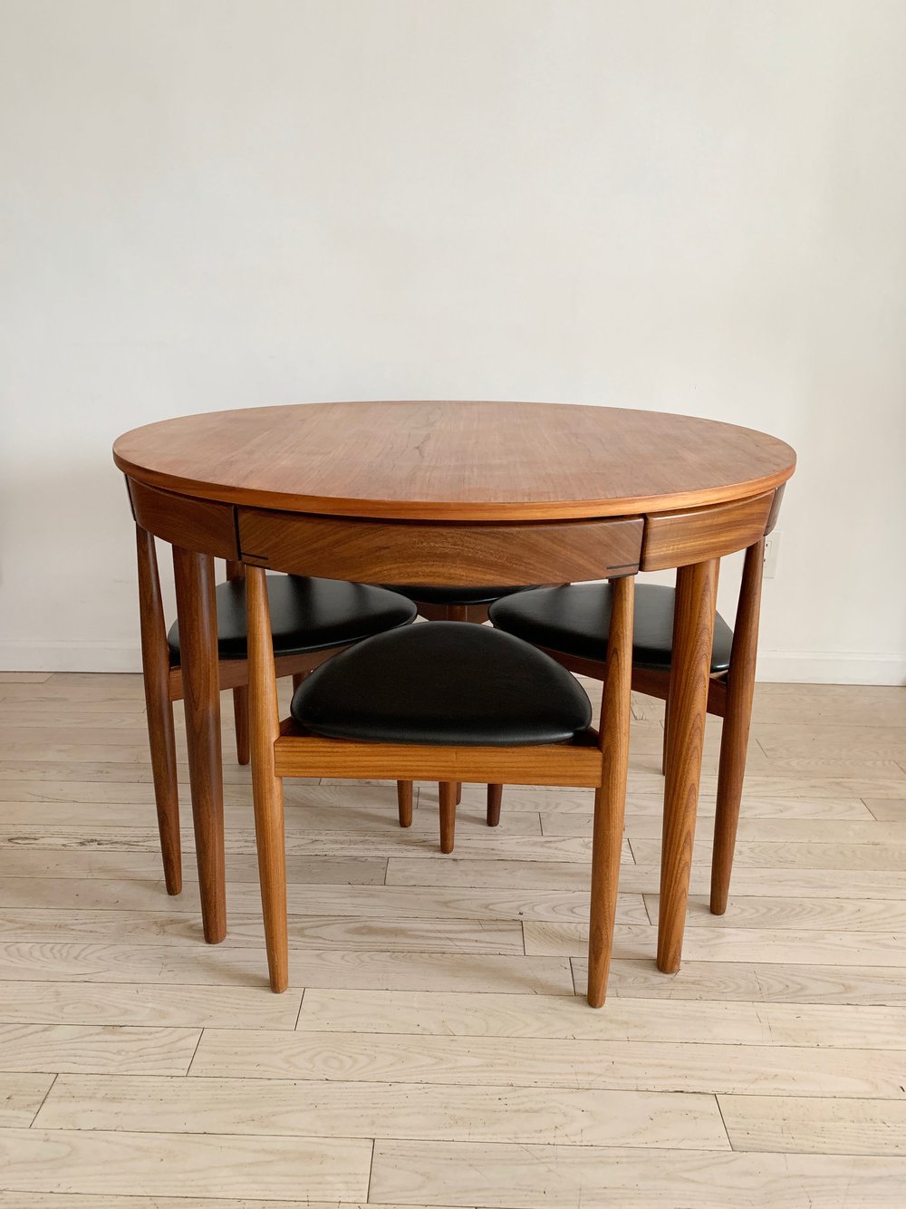 Mid Century "Roundette" Teak Dining Table w/4 Chairs by Hans Olsen for Frem Røjle