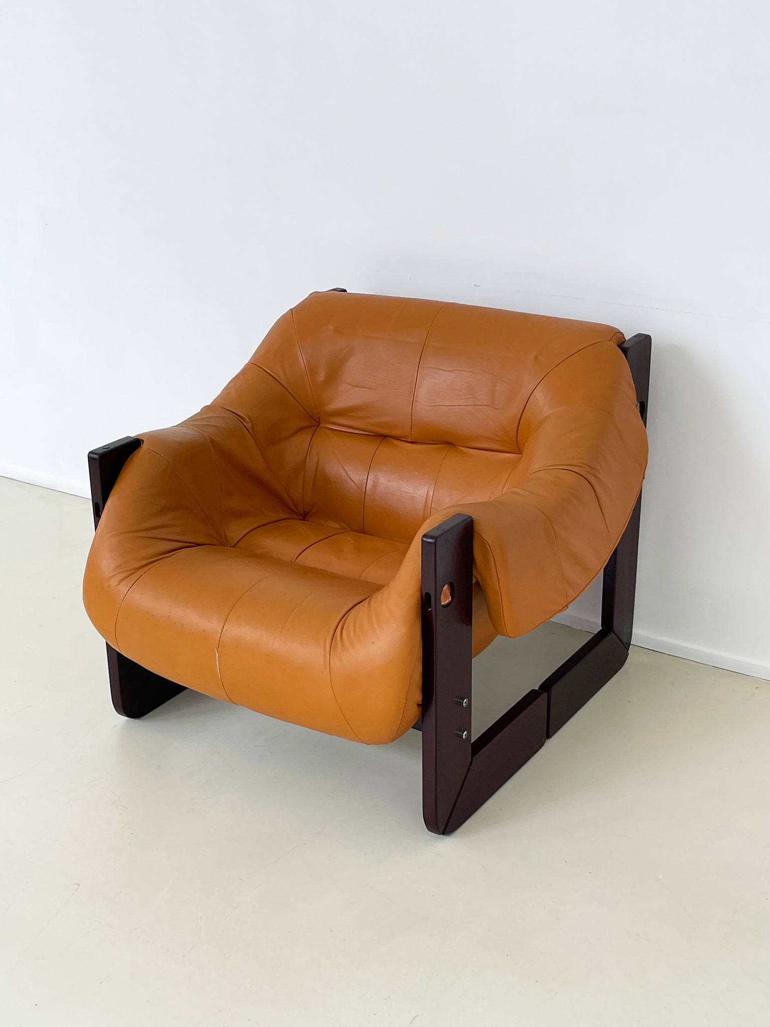 https://homeunionnyc.com/cdn/shop/products/laferchair15_2048x2048.jpg?v=1621792177