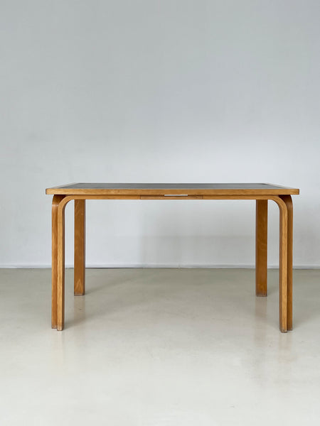 サマーセール◇リフレッシュ品　北欧　デンマーク製　Magnus Olesen マグナス・オルセン / MAGNUS OLESEN ダイニングテーブル デンマーク