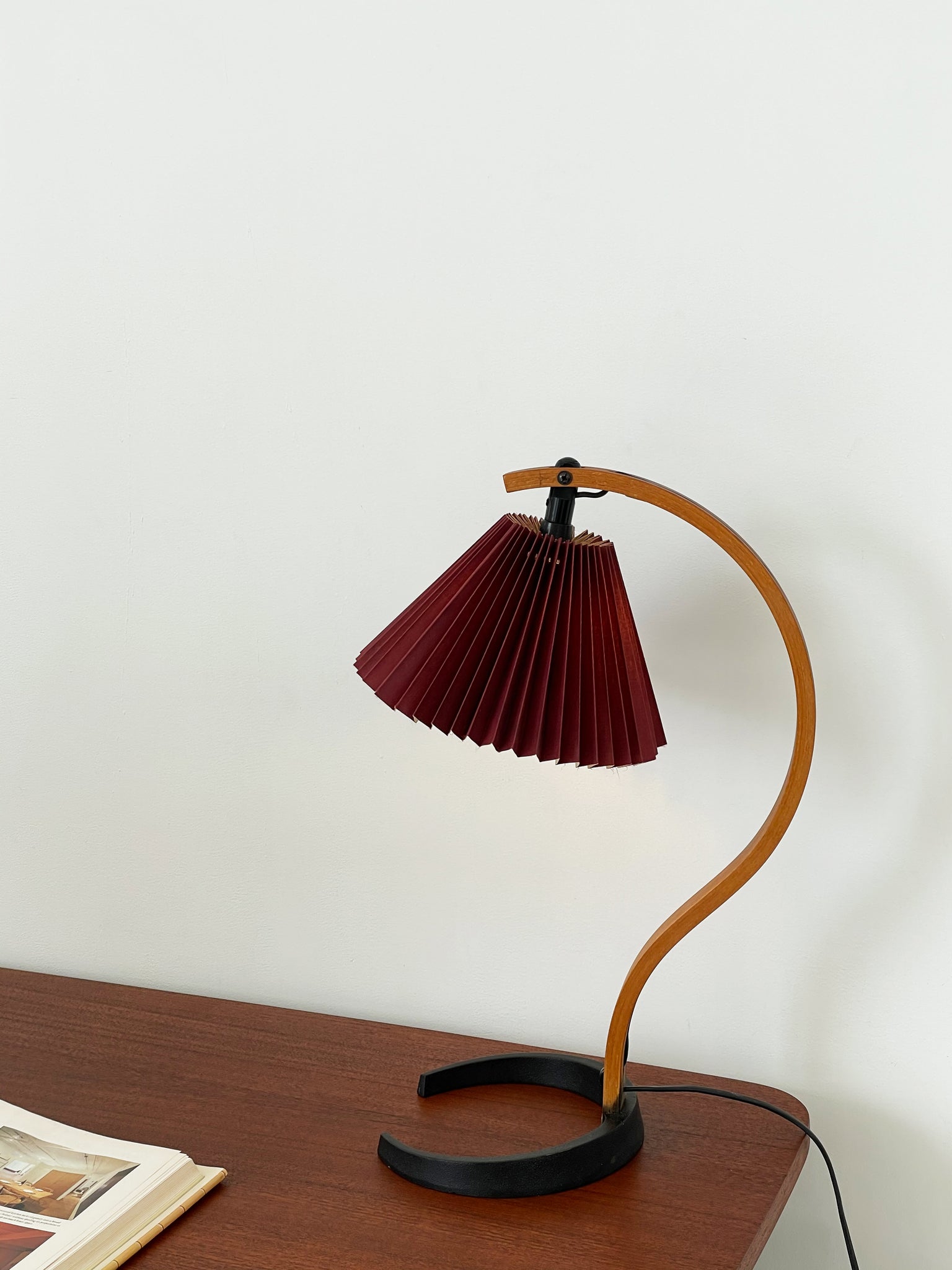 1970s Pleated Caprani Table Lamp