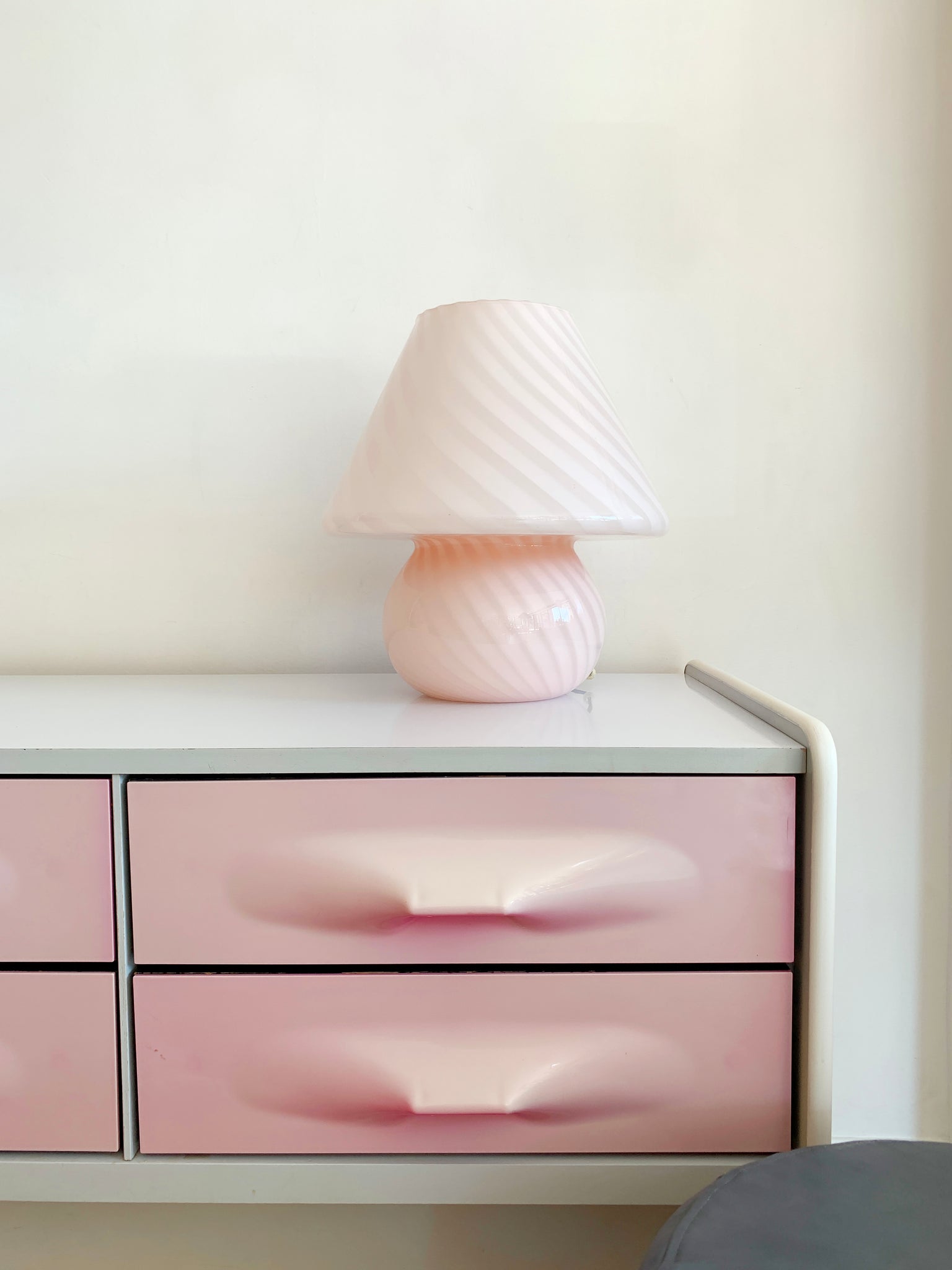 Large 1970s Pink Glass Swirl Mushroom Murano Lamp