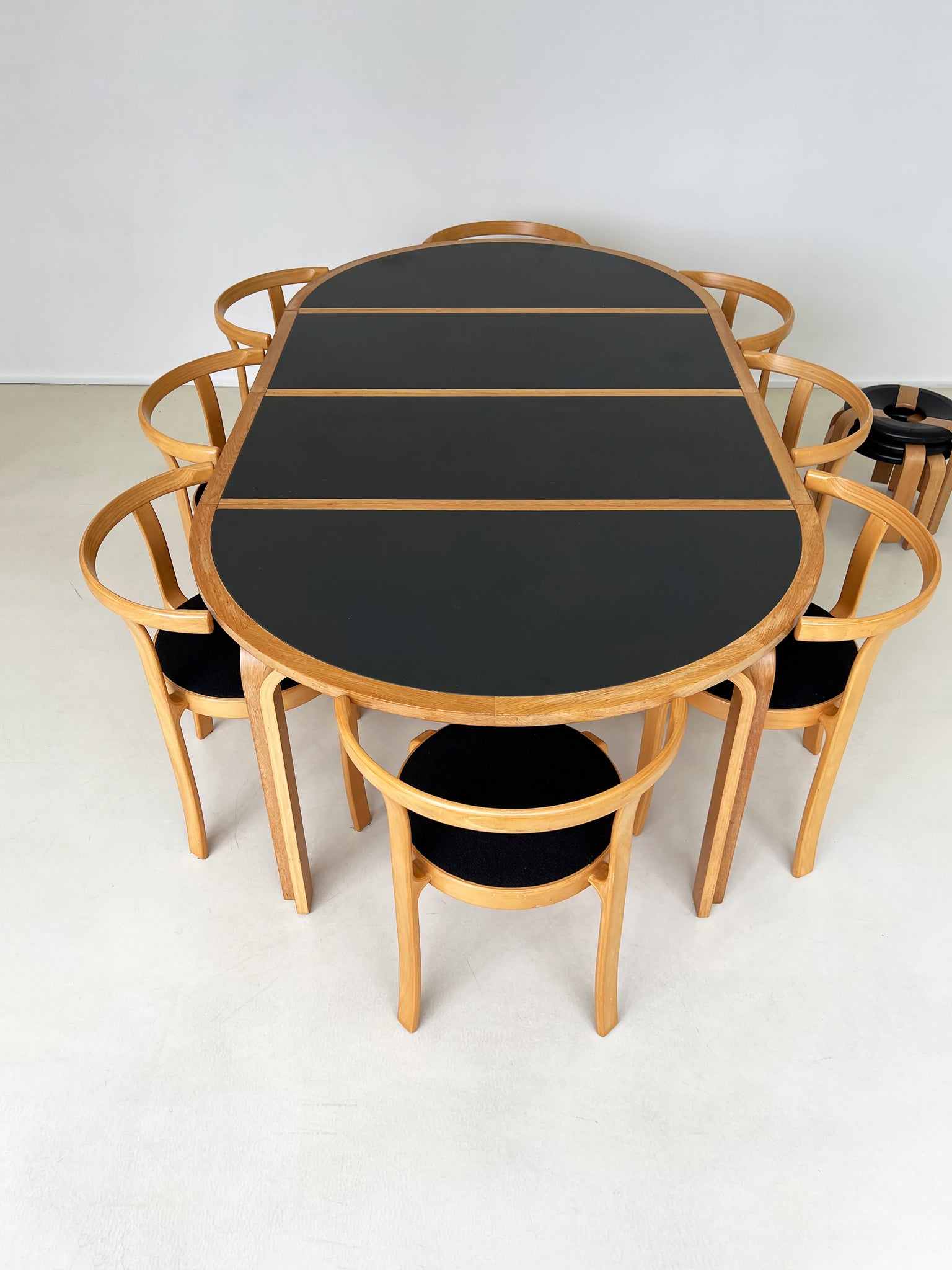 1970s Oak Expandable Magnus Olesen Dining Table