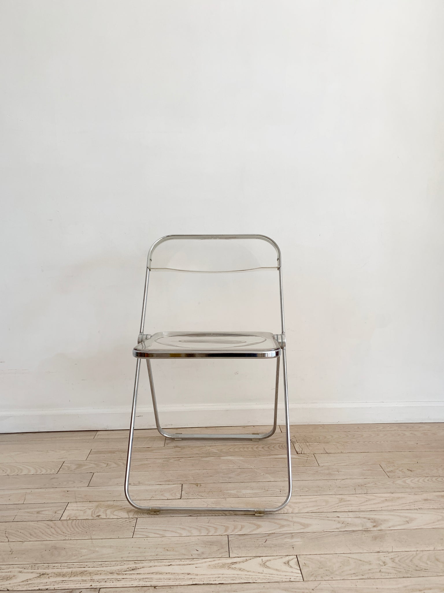 1960s Italian Lucite Folding Chair by Giancarlo Piretti for Anonima Castelli "Plia"