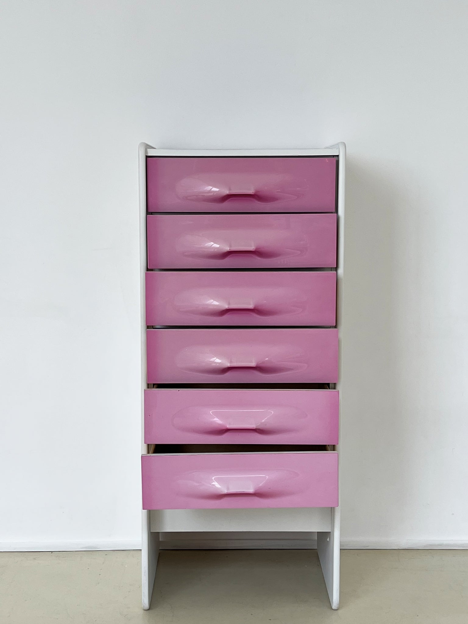 1970s Pink Giovanni Maur Dresser