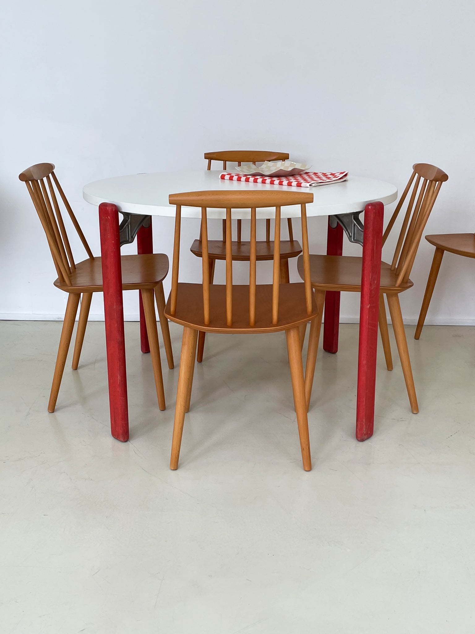 1970s Bruno Rey Round Dining Table – Home Union NYC