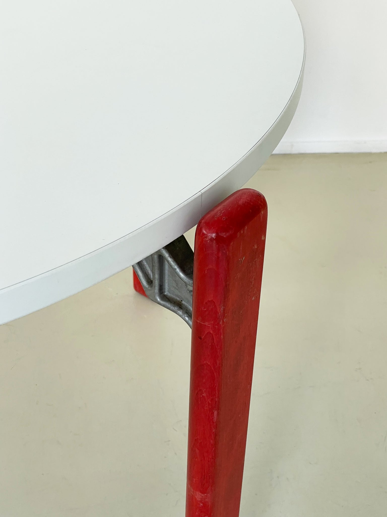 1970s Bruno Rey Round Dining Table – Home Union NYC