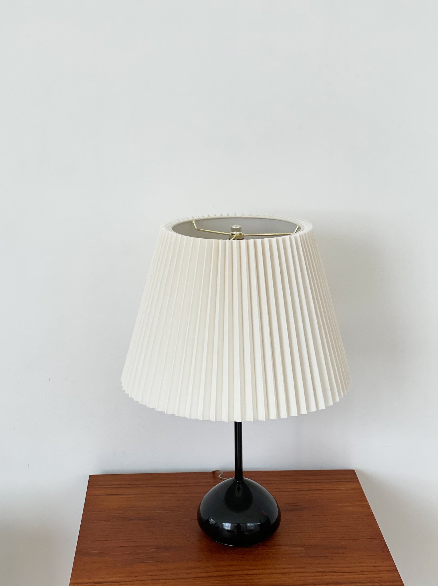 1960s Robert Sonneman Teardrop Table Lamp with Pleated Shade
