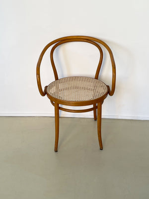 Vintage B9 Thonet Bentwood Arm Chair